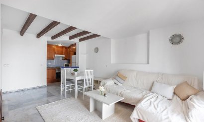 Resale - Apartment / flat - Torrevieja - Urb. Rosaleda