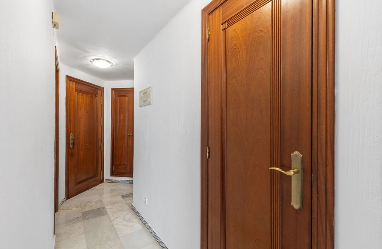Resale - Apartment / flat - Torrevieja - Urb. Rosaleda