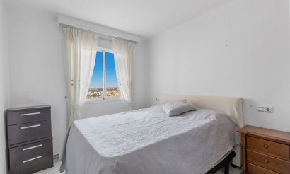 Resale - Apartment / flat - Torrevieja - Urb. Rosaleda