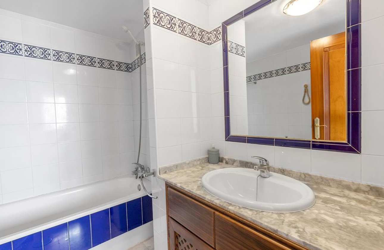 Resale - Apartment / flat - Torrevieja - Urb. Rosaleda