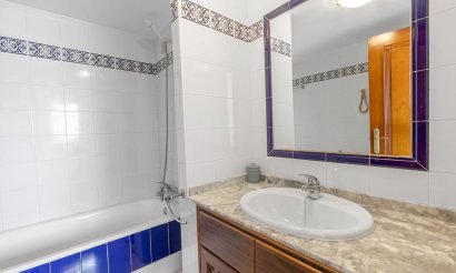 Resale - Apartment / flat - Torrevieja - Urb. Rosaleda