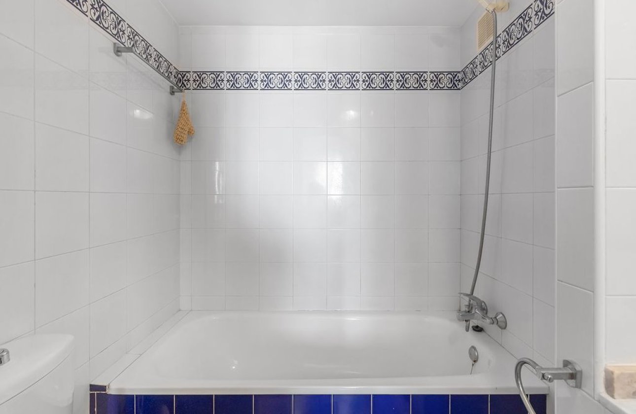 Resale - Apartment / flat - Torrevieja - Urb. Rosaleda