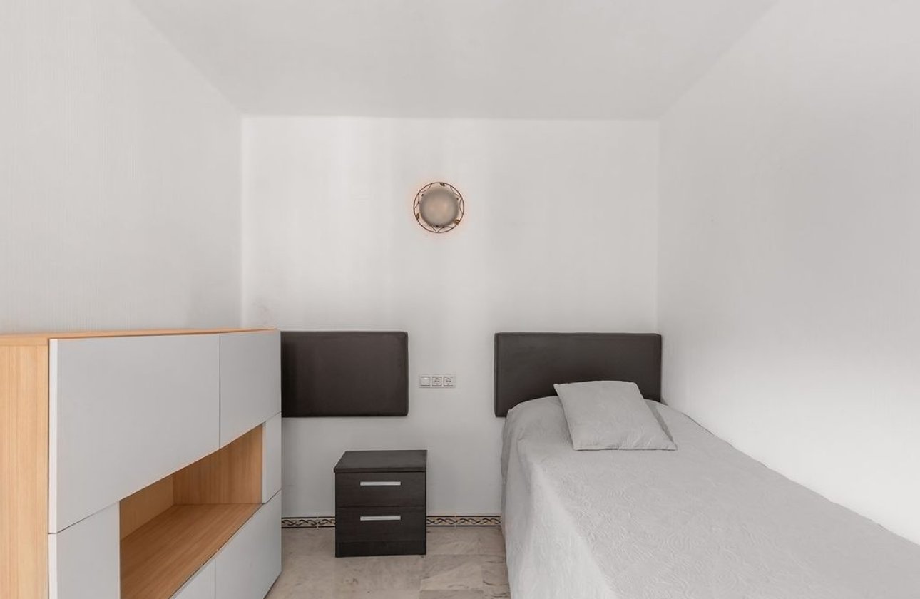 Resale - Apartment / flat - Torrevieja - Urb. Rosaleda