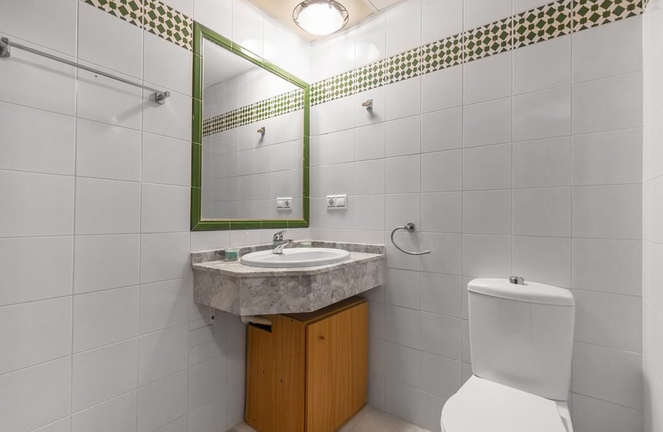 Resale - Apartment / flat - Torrevieja - Urb. Rosaleda