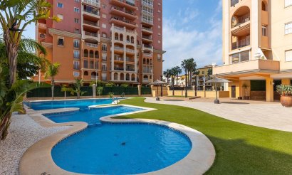 Resale - Apartment / flat - Torrevieja - Urb. Rosaleda