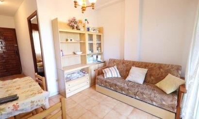 Resale - Apartment / flat - Torrevieja - La Mata pueblo