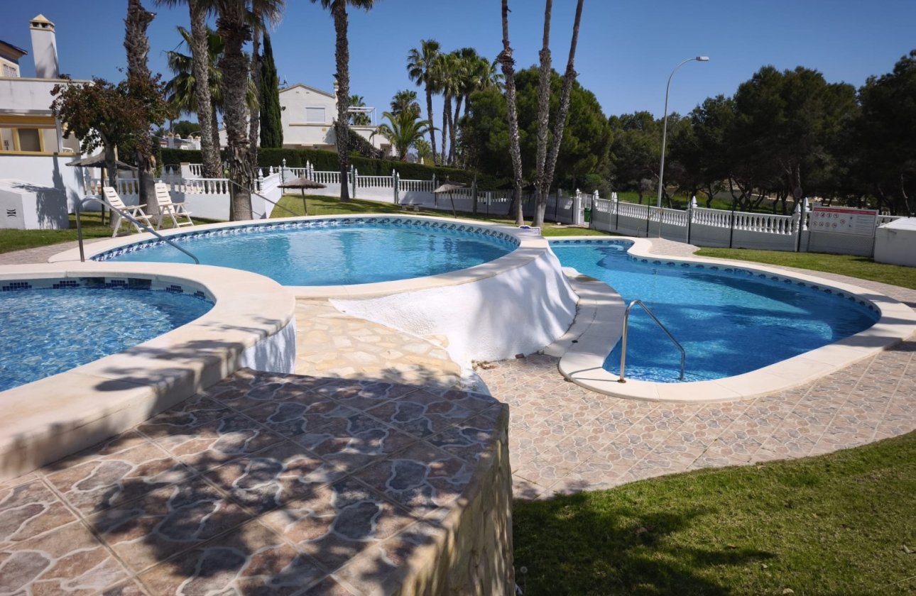 Resale - Bungalow - Orihuela Costa - Villamartin