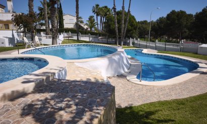 Resale - Bungalow - Orihuela Costa - Villamartin