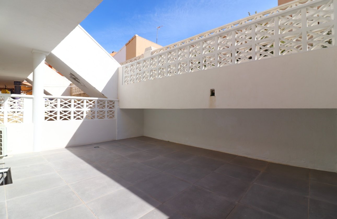 Resale - Apartment / flat - Torrevieja - Torre La Mata