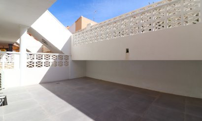 Resale - Apartment / flat - Torrevieja - Torre La Mata