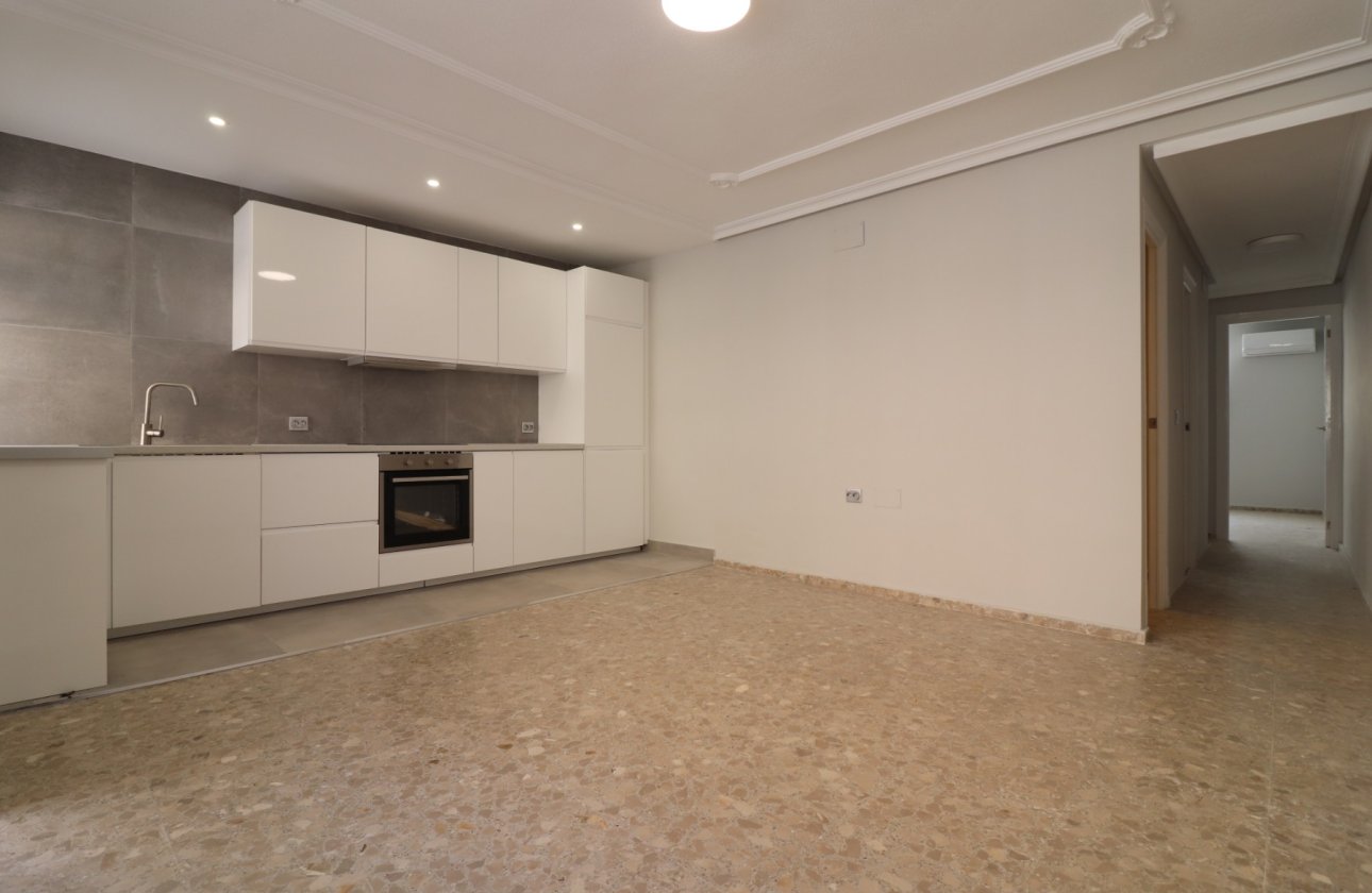 Resale - Apartment / flat - Torrevieja - Torre La Mata