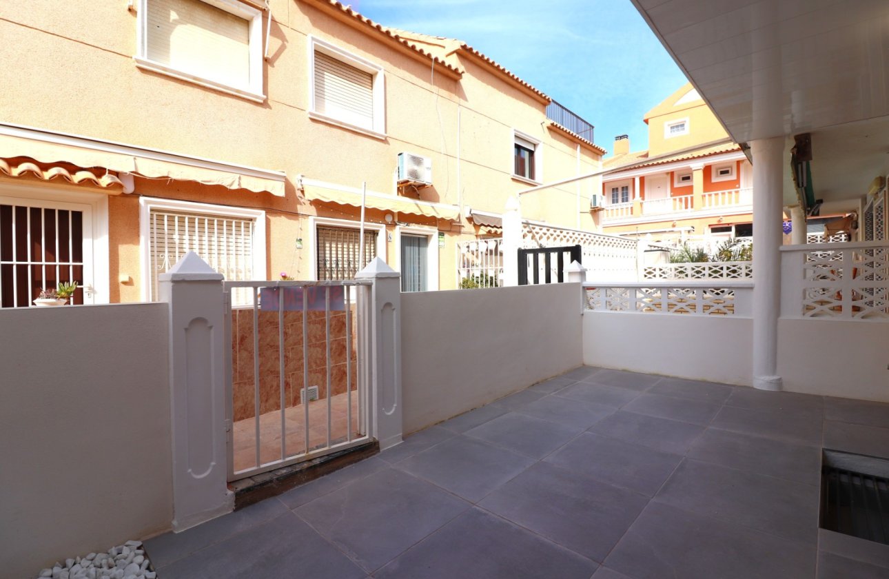 Resale - Apartment / flat - Torrevieja - Torre La Mata
