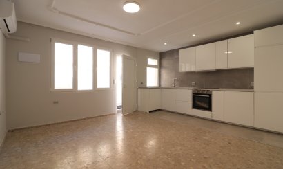 Resale - Apartment / flat - Torrevieja - Torre La Mata