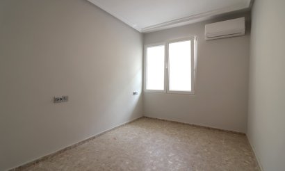 Resale - Apartment / flat - Torrevieja - Torre La Mata
