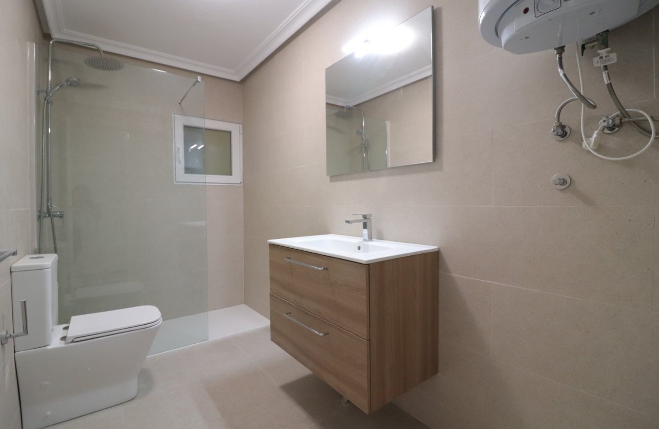 Resale - Apartment / flat - Torrevieja - Torre La Mata