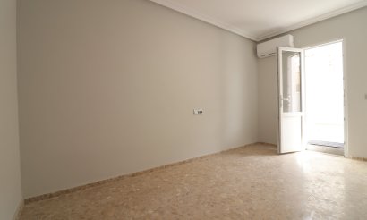 Resale - Apartment / flat - Torrevieja - Torre La Mata