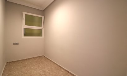 Resale - Apartment / flat - Torrevieja - Torre La Mata