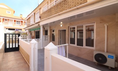 Resale - Apartment / flat - Torrevieja - Torre La Mata