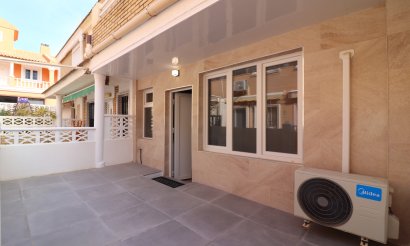 Resale - Apartment / flat - Torrevieja - Torre La Mata