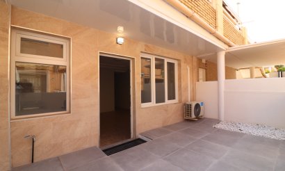 Resale - Apartment / flat - Torrevieja - Torre La Mata