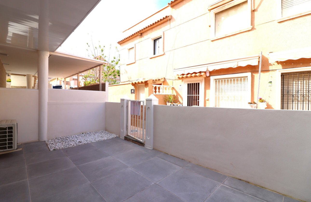 Resale - Apartment / flat - Torrevieja - Torre La Mata