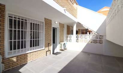 Resale - Apartment / flat - Torrevieja - Torre La Mata