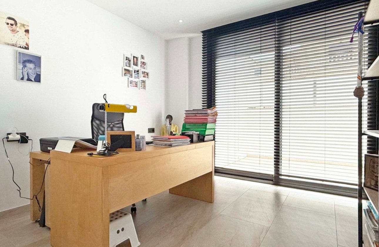 Resale - Villa - Orihuela Costa - Villamartín