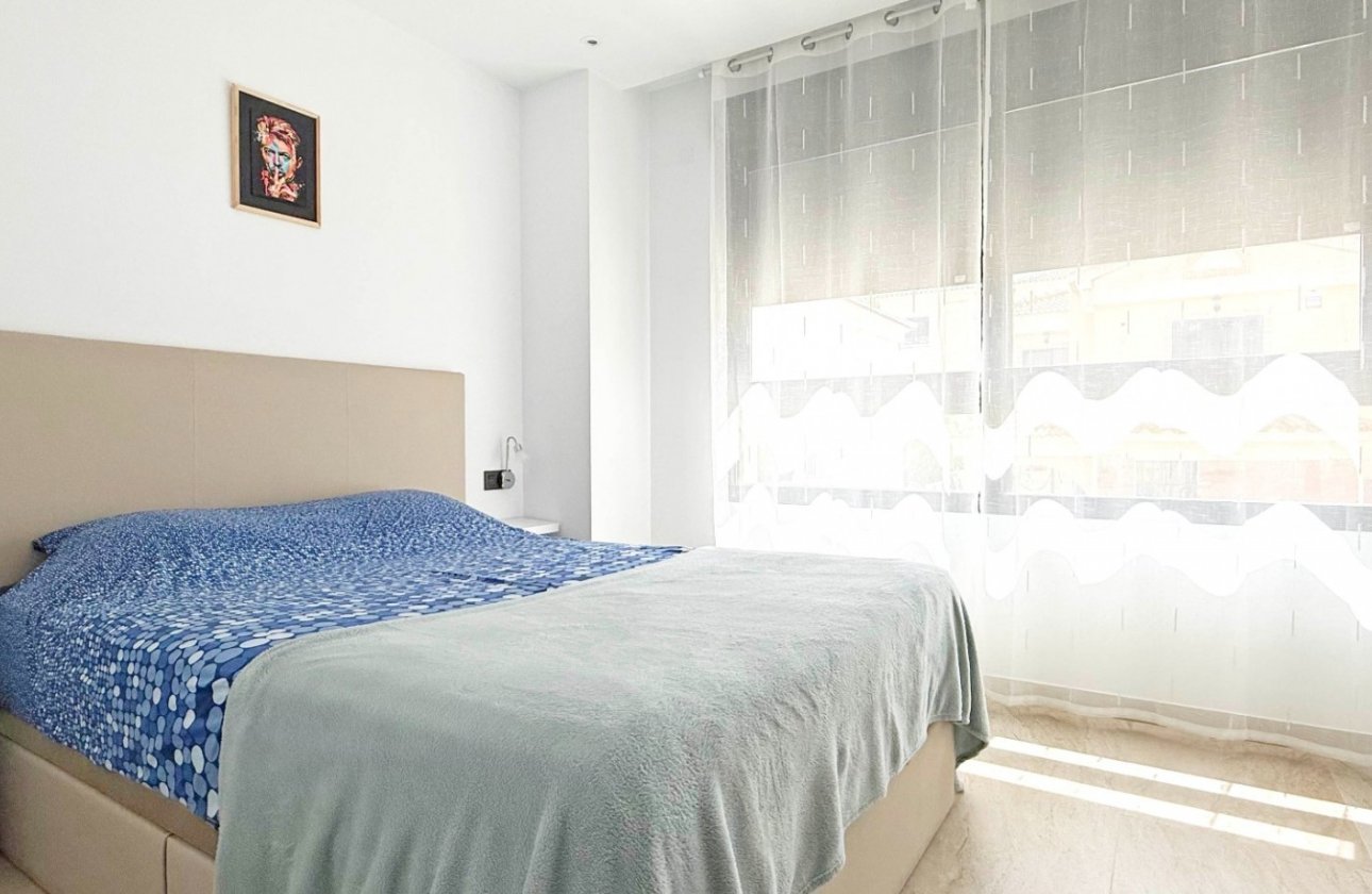 Resale - Villa - Orihuela Costa - Villamartín