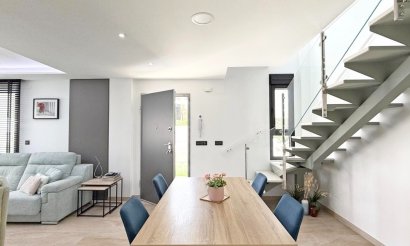 Resale - Villa - Orihuela Costa - Villamartín