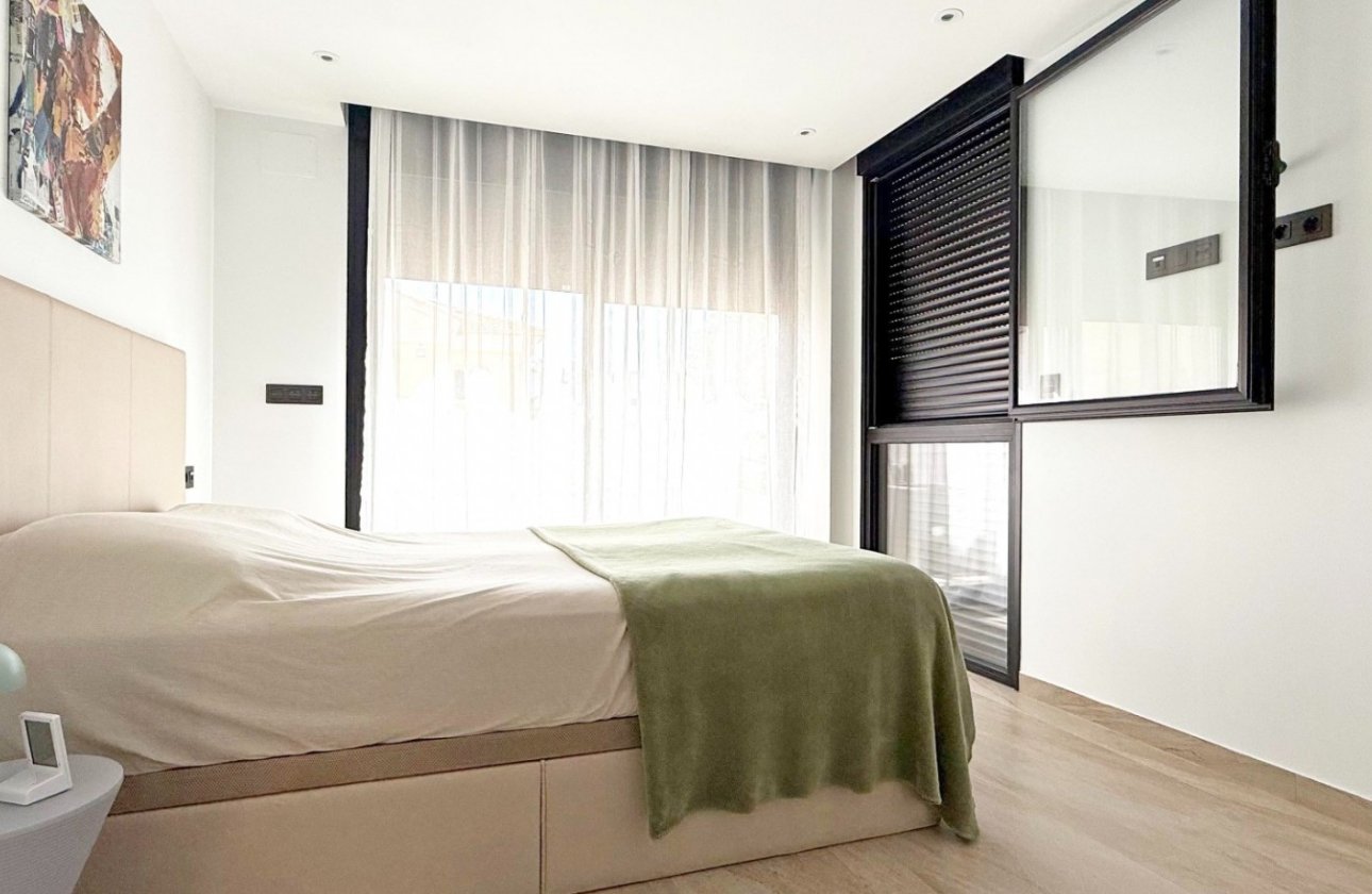 Resale - Villa - Orihuela Costa - Villamartín