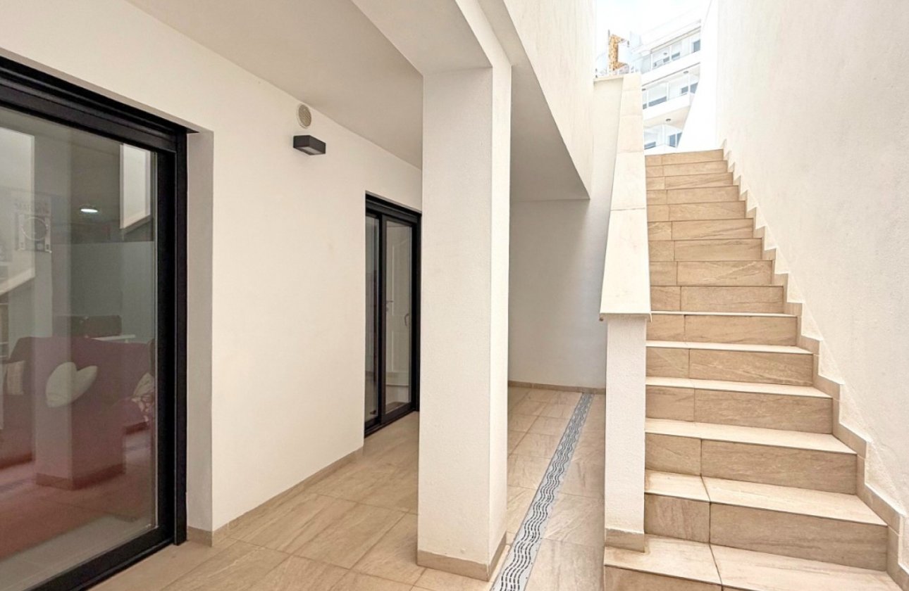 Resale - Villa - Orihuela Costa - Villamartín