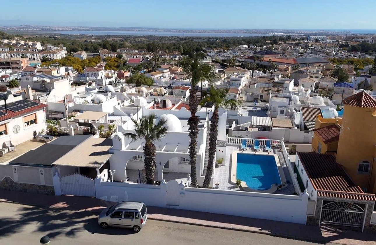 Revente - Villa - Orihuela Costa - Villamartin