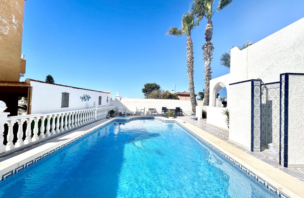 Revente - Villa - Orihuela Costa - Villamartin