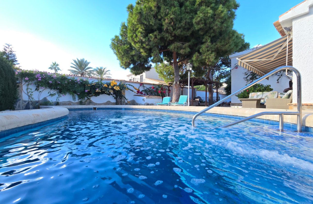 Resale - Villa - Orihuela Costa - Cabo Roig *