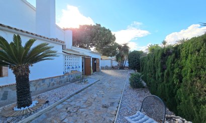 Resale - Villa - Orihuela Costa - Cabo Roig *