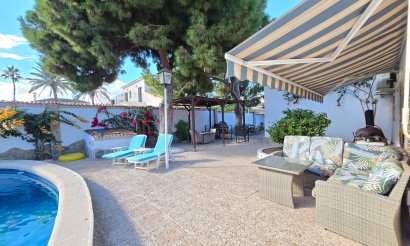 Resale - Villa - Orihuela Costa - Cabo Roig *