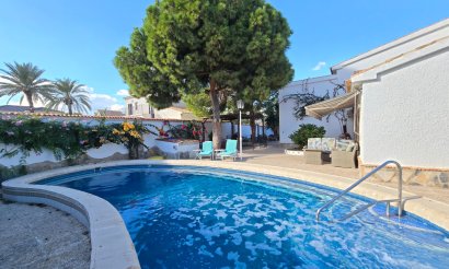 Resale - Villa - Orihuela Costa - Cabo Roig *