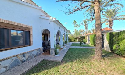 Resale - Villa - Orihuela Costa - Cabo Roig *