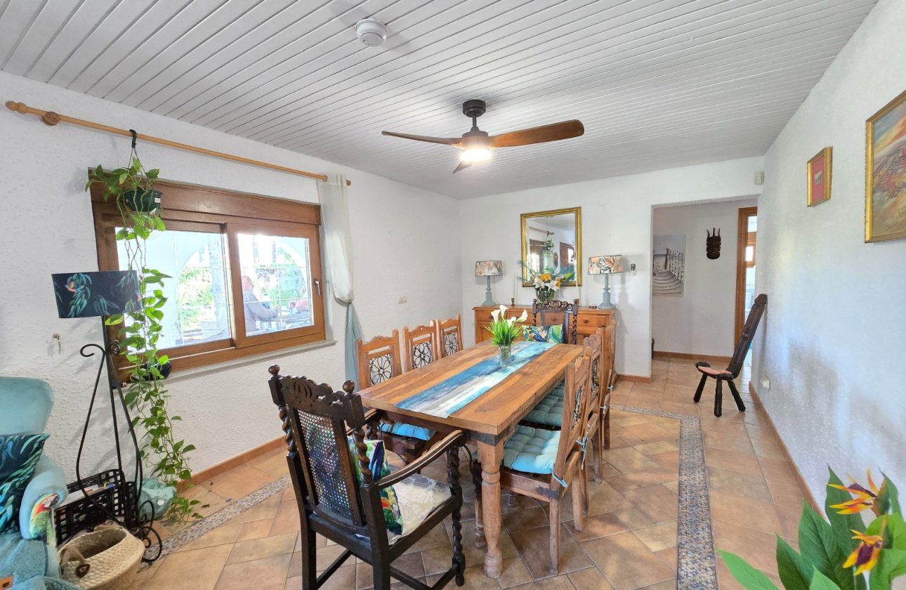 Resale - Villa - Orihuela Costa - Cabo Roig *