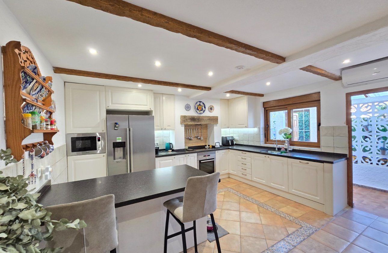 Resale - Villa - Orihuela Costa - Cabo Roig *