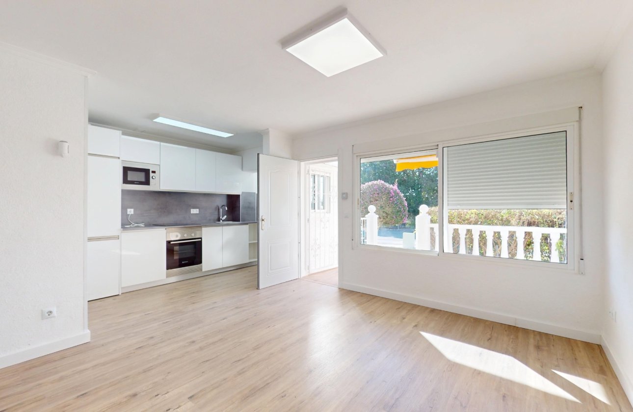 Resale - Bungalow - Orihuela Costa - Villamartín