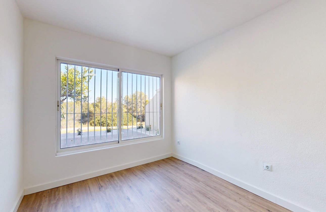 Resale - Bungalow - Orihuela Costa - Villamartín