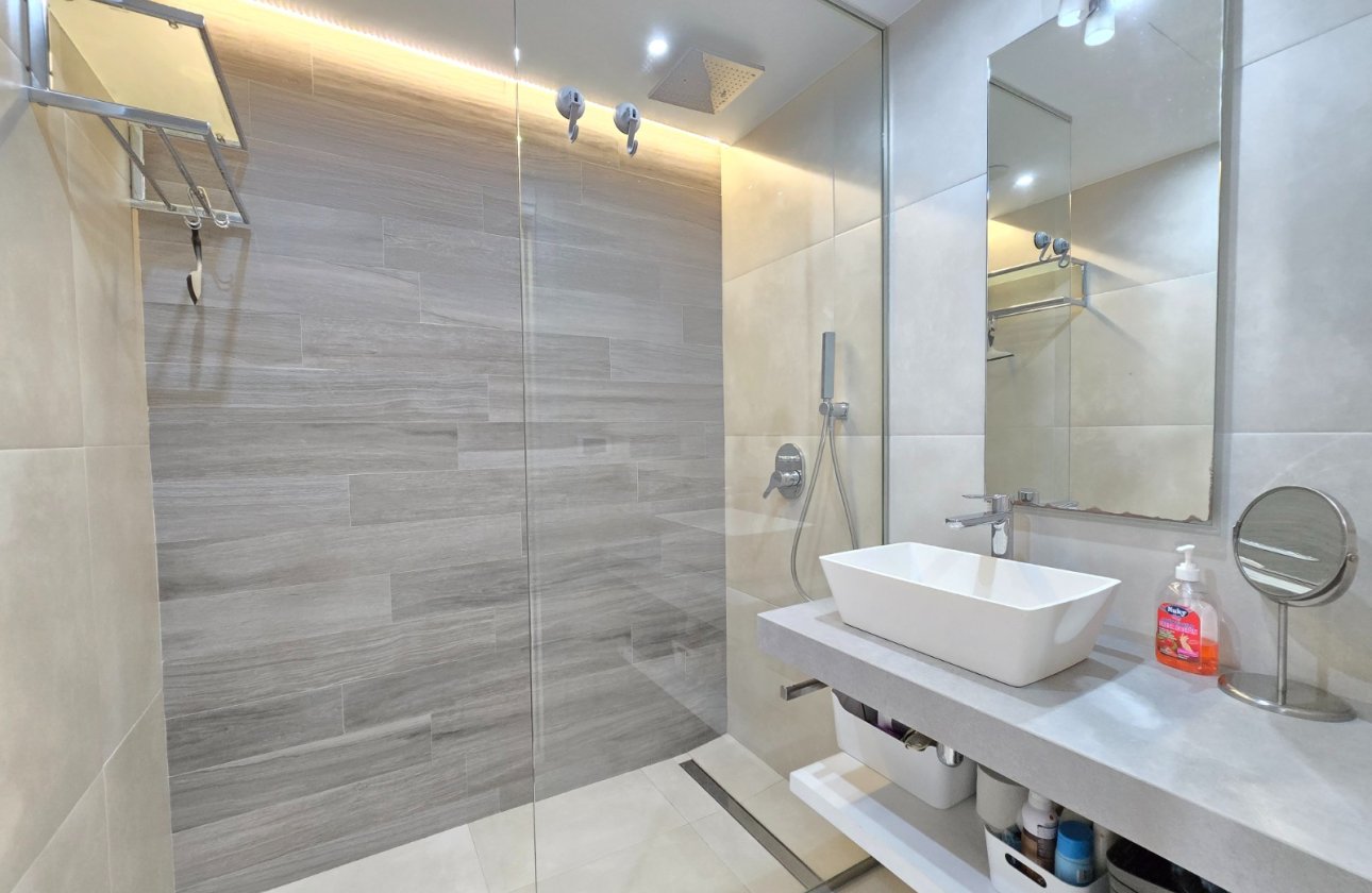 Resale - Apartment / flat - Orihuela Costa - Punta Prima *