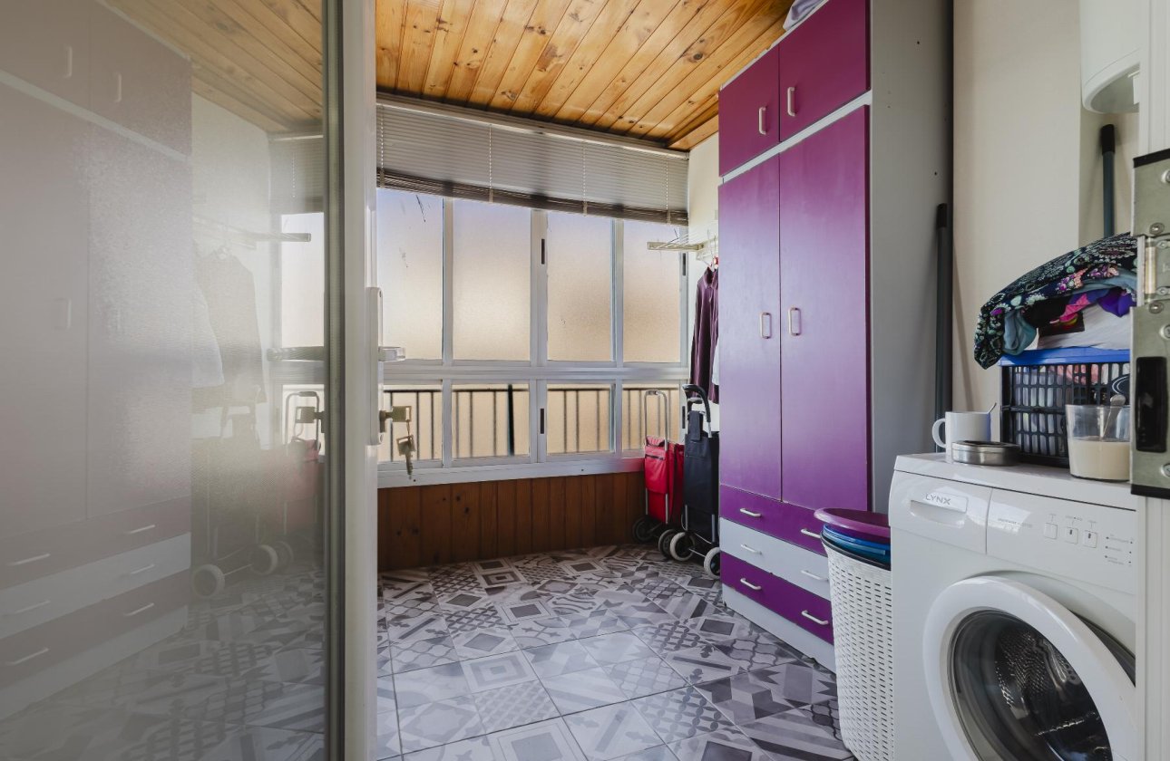 Resale - Apartment / flat - Torrevieja - Playa del Acequión