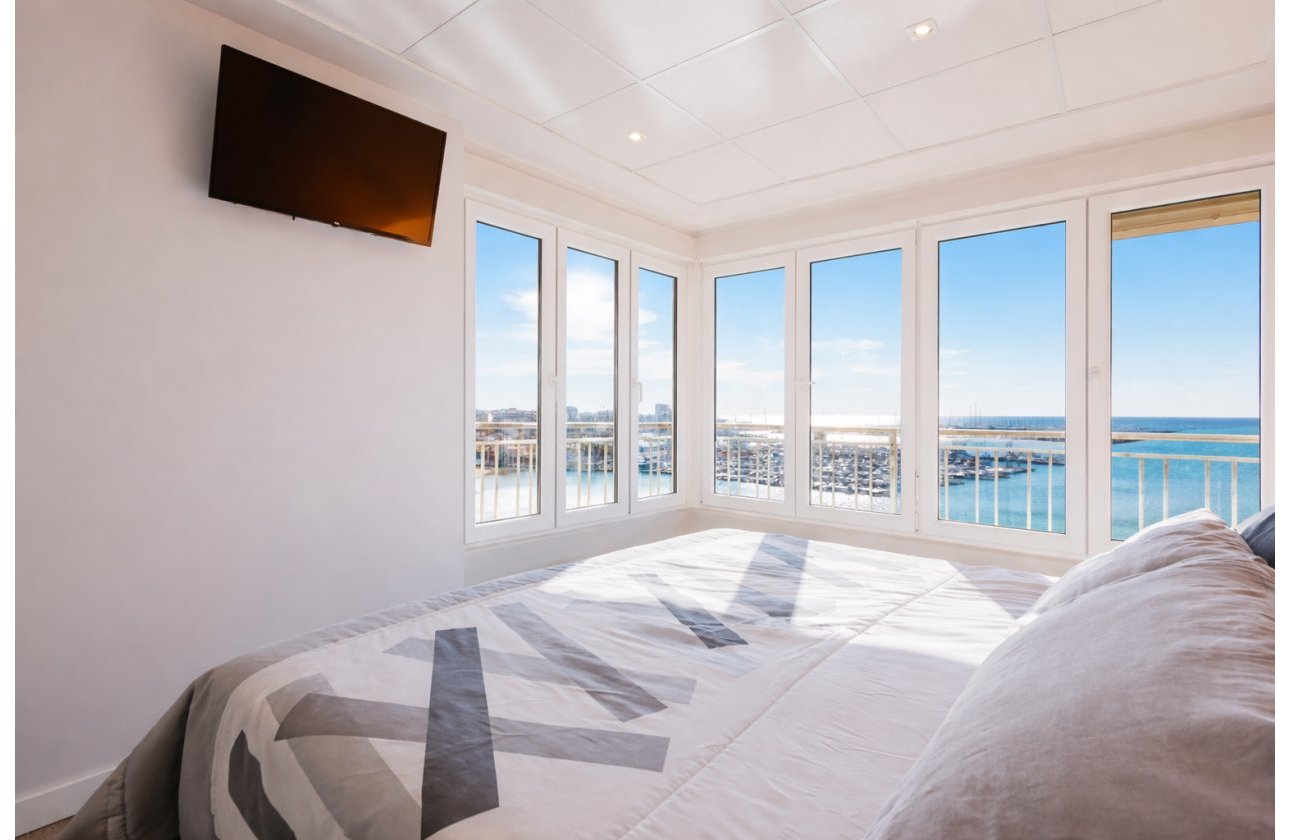 Resale - Apartment / flat - Torrevieja - Playa del Acequión