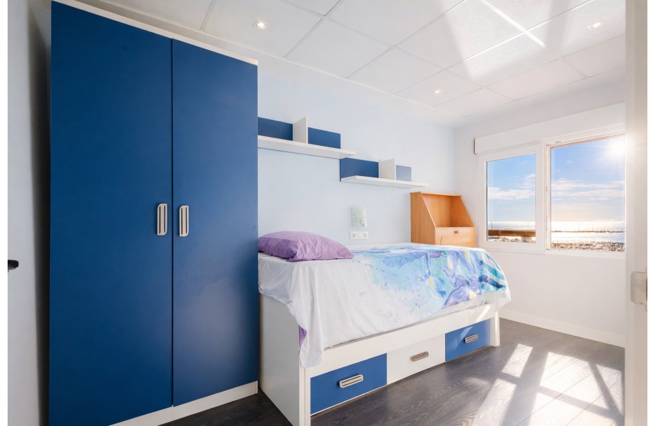 Resale - Apartment / flat - Torrevieja - Playa del Acequión