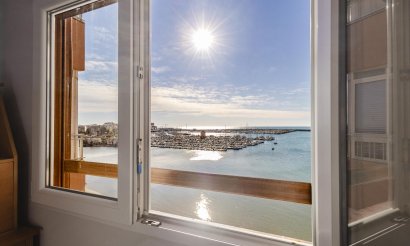 Resale - Apartment / flat - Torrevieja - Playa del Acequión