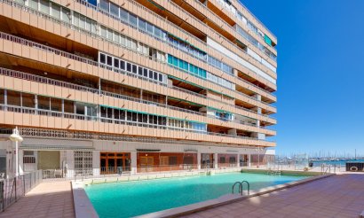 Resale - Apartment / flat - Torrevieja - Playa del Acequión