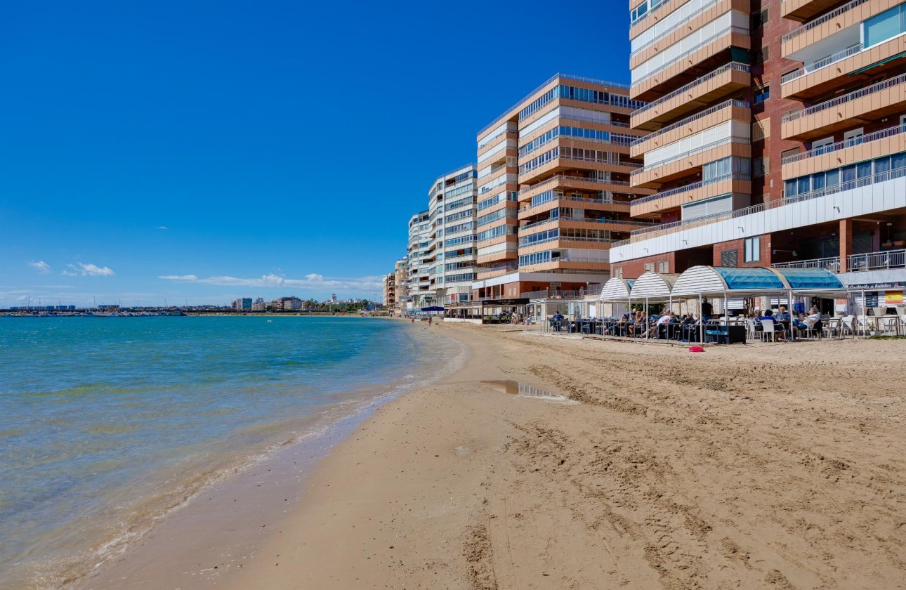 Resale - Apartment / flat - Torrevieja - Playa del Acequión