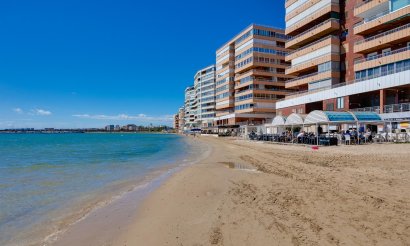 Resale - Apartment / flat - Torrevieja - Playa del Acequión